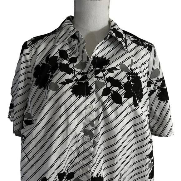 Roamans Button Up Shirt 16W Black White Gray Floral Striped Grommet Accents Top - Picture 3 of 6